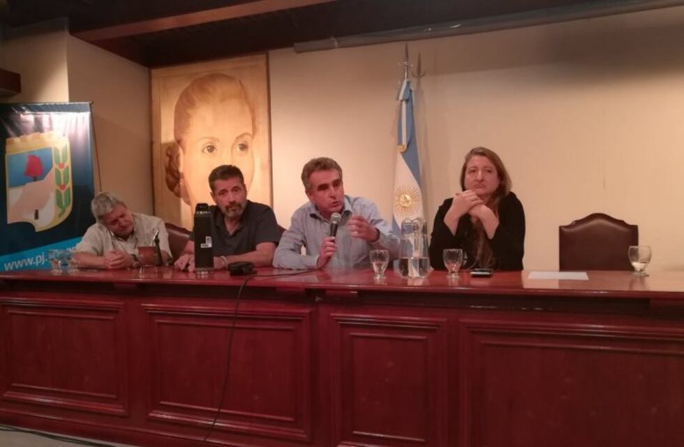 Agustín Rossi dijo que Macri es el único ganador ante "la dispersión opositora"