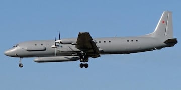 Un avión ruso IL-20 con 15 soldados a bordo fue derribado por error por la defensa antiaérea de Siria\u002E