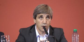 La exposición de Luis Caputo terminó en escándalo por un \