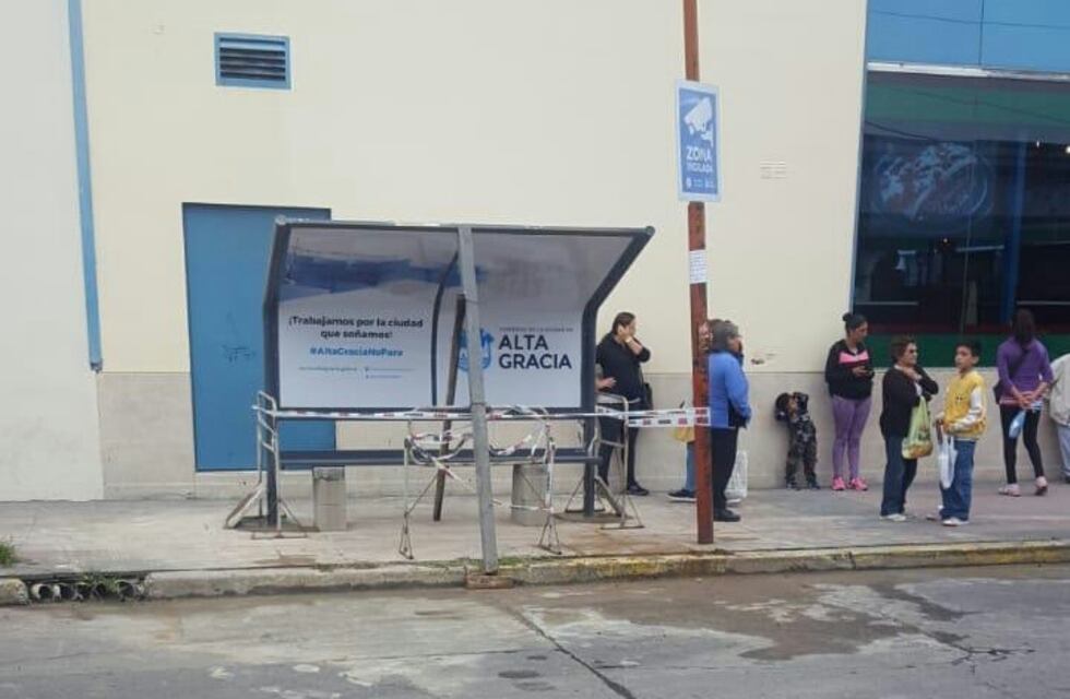 Instalaron una nueva garita para el sistema del Transporte Público de Colectivos