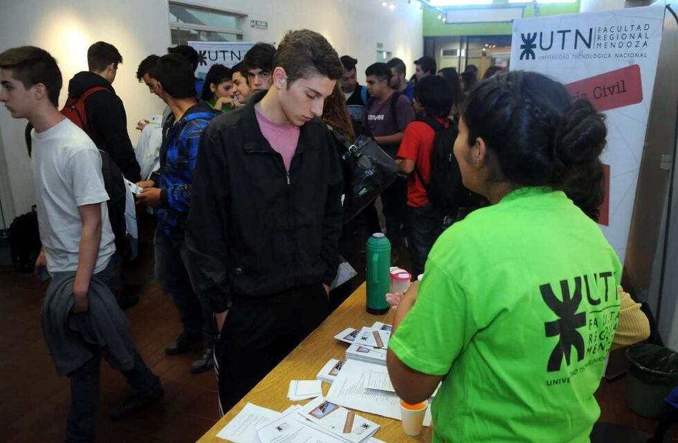 Este miércoles se realiza la Oferta Educativa en la plaza San Martín