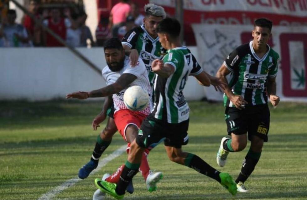 Villa Mitre se trajo un buen punto de Mendoza