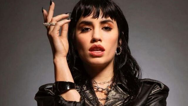 A puro fuego: Lali Esposito estrenó una microbikini y arrasó con un pareo a conjunto.
