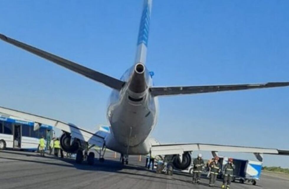 Un vuelo que salió desde Puerto Iguazú sufrió un reventón de neumáticos y aterrizó de emergencia en Ezeiza