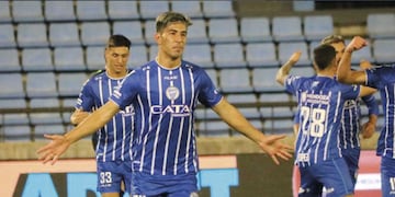 Godoy Cruz goleó a Lanús en la cancha de Belgrano, y ahora enfrentará al Pirata cordobés en octavos de final de la Copa Argentina.