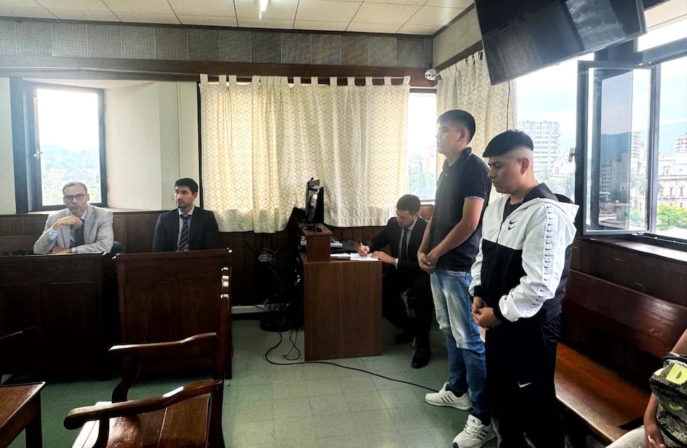 Eran dos y lo mataron por la espalda, apuñalándolo en el piso y con alevosía