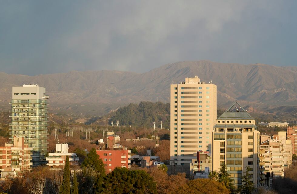 Alerta naranja por calor, para este sábado en Mendoza: ¿de cuánto será la temperatura máxima?