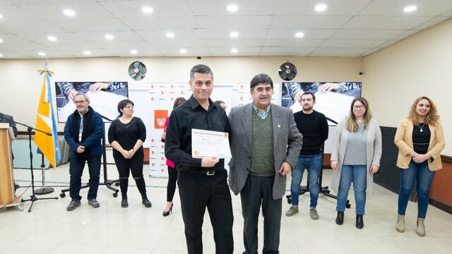 Gobierno entregó certificados de cursos de capacitación y formación laboral