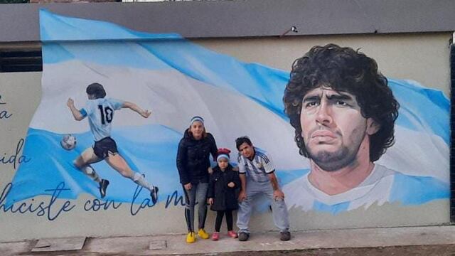 Ángel “Chini” Alejos con su obra en Transito