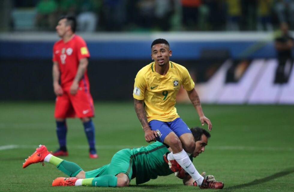 Chile perdió 3-0 con Brasil y se quedó afuera del Mundial