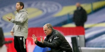 Soccer Football - Premier League - Leeds United v Manchester City - Elland Road, Leeds, Britain - October 3, 2020 Leeds United manager Marcelo Bielsa Pool via REUTERS/Catherine Ivill EDITORIAL USE ONLY\u002E No use with unauthorized audio, video, data, fixture lists, club/league logos or 'live' services\u002E Online in-match use limited to 75 images, no video emulation\u002E No use in betting, games or single club /league/player publications\u002E Please contact your account representative for further details\u002E