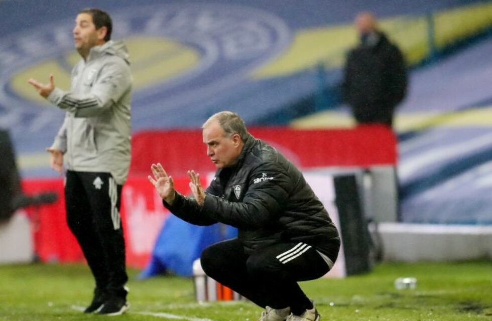 Sigue la locura por Bielsa y ahora salió su propio modelo de zapatillas