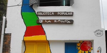 El espacio fue fundado en el año 2004 convirtiéndose así en la primera biblioteca popular de Yerba Buena\u002E