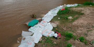 Asistencia por la crecida del río en Paraná\u002E