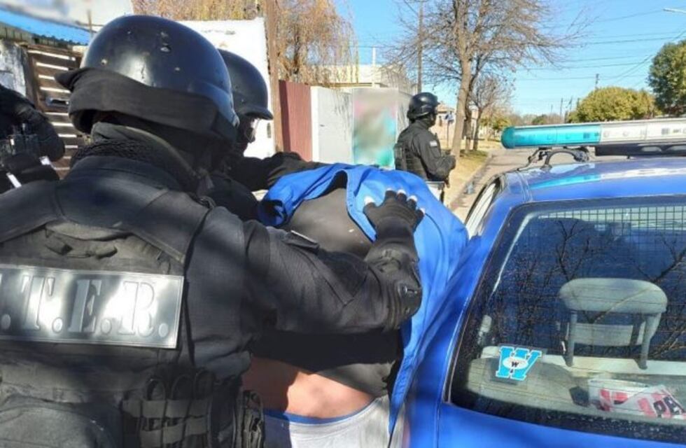 Un hombre fue detenido por portación ilegal de un arma de guerra