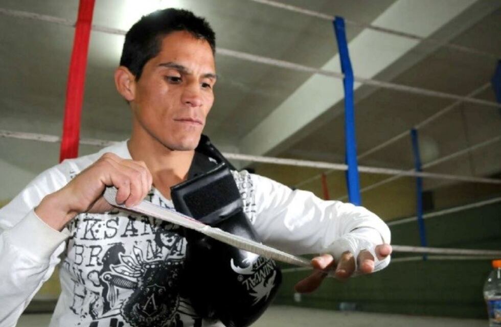 Juan José Farías ya está en Suiza para la pelea por el título