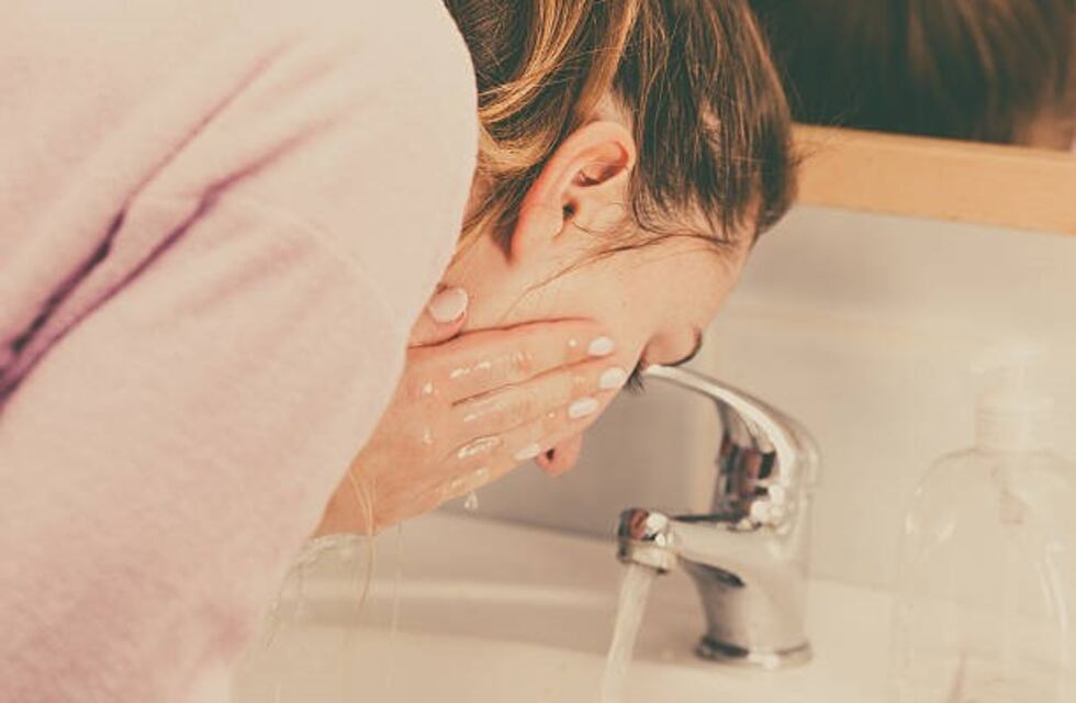 “Facial gasificado”: el tratamiento de agua con gas que promete dejar la piel como porcelana