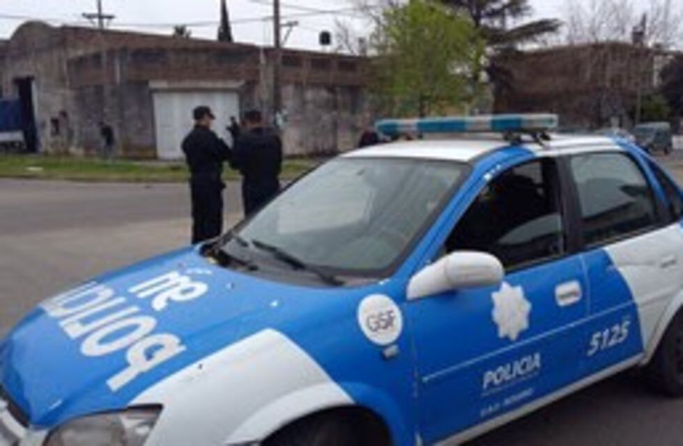 En ausencia de los dueños violentaron la puerta de una casa y se llevaron de todo