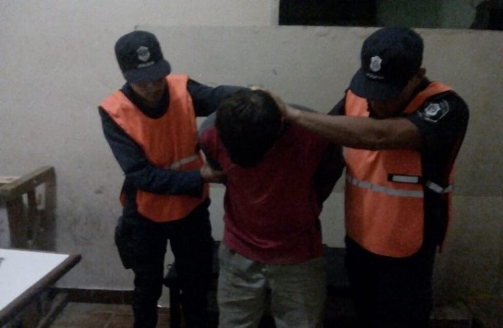 Un detenido por violencia familiar y otro por agredir a un vecino