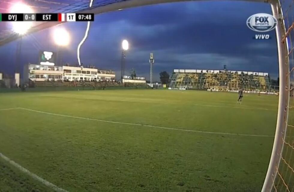 Cayó un rayo cerca del estadio y se suspendió el partido de Defensa y Estudiantes