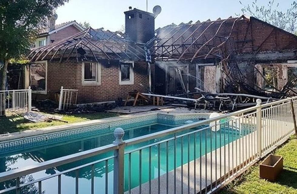 Creía que su jefe tenía un romance con su novia y le incendió la casa