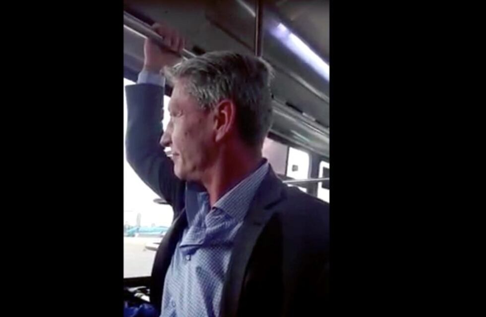 Un mal momento para el gobernador Arcioni en un "escrache"