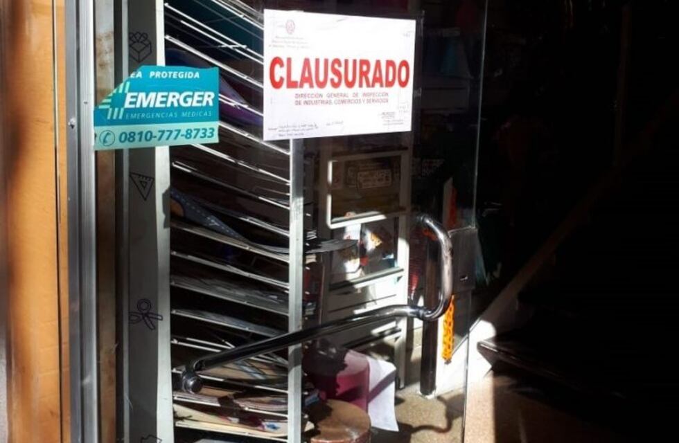 Clausuran dos comercios por abrir durante la cuarentena y desarman una feria