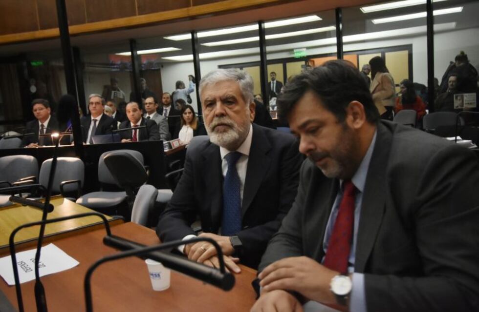 De Vido presentó un escrito y negó irregularidades en la importación de gas