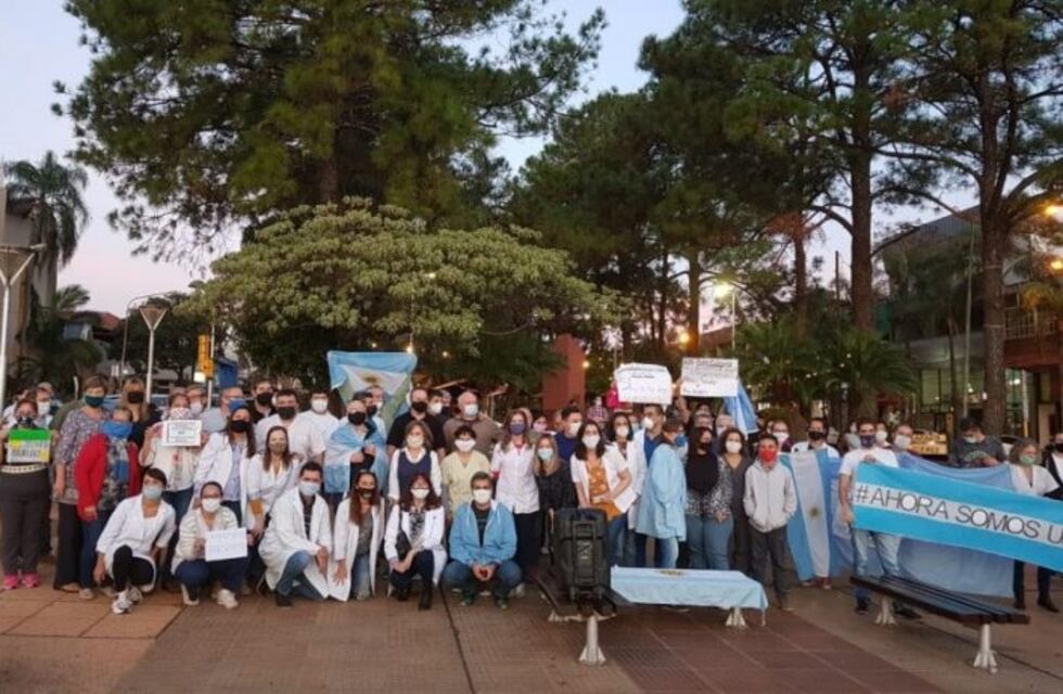 Médicos y personal de Salud de Oberá se plegaron a la manifestación nacional