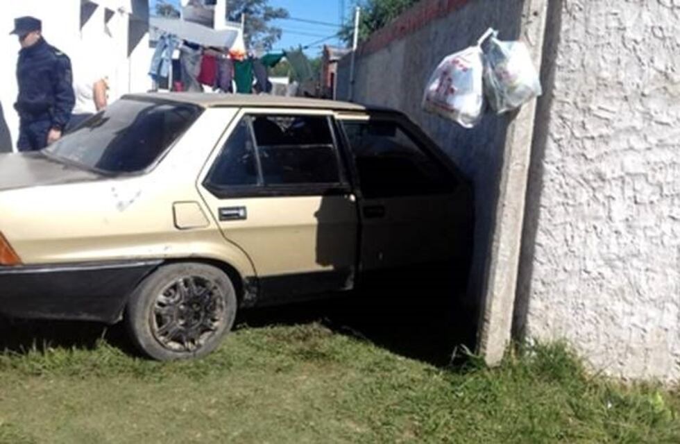 Conductor alcoholizado se incrustó en una vivienda