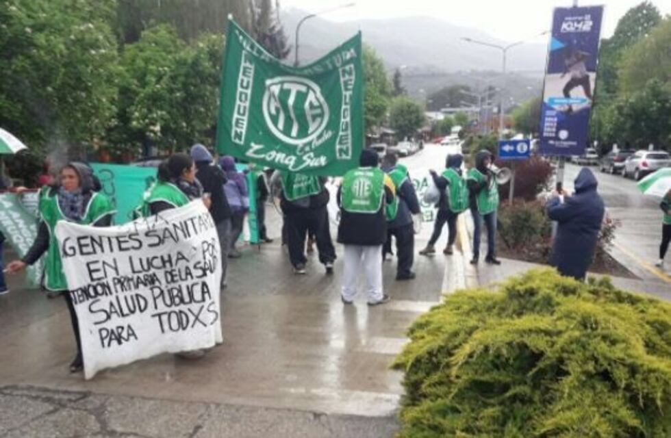 Continúa el paro de profesionales de salud en rechazo del convenio firmado por ATE