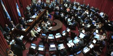 Una discusión más propia de chicos en la escuela que de senadores de la Nación, fue la que protagonizaron estas dos funcionarias. Foto: Archivo.