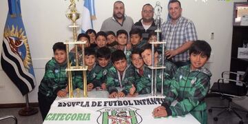 El Intendente recibió a la Escuela de Fútbol Infantil Estrella Norte