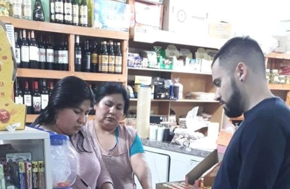 Defensa del consumidor controla precios y servicio de pago por débito