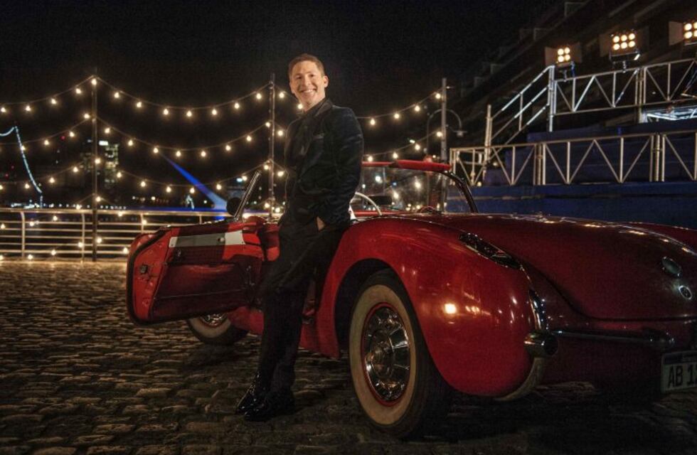 Revelan imágenes del próximo show de Adrián Suar: El Host