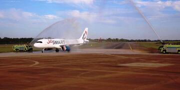 Llegó el primer vuelo de Jet Smart a Iguazú