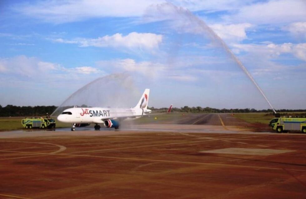Llegó el primer vuelo de Jet Smart a Iguazú
