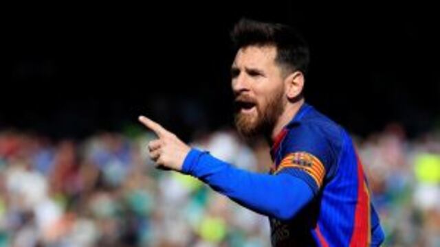 Barcelona's Messi gestures during La Liga soccer match between Barcelona and Betis at the Benito Villamarin stadium, in Seville, Spain on Sunday, Jan. 29, 2017. (AP Photo/Miguel Morenatti) espau00f1a lionel messi campeonato torneo liga espau00f1ola espau00f1ol futbol