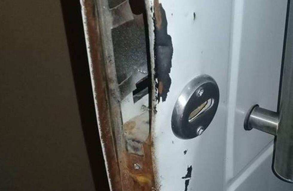 Le tiró el auto encima a los ladrones después de haberle robado a un vecino