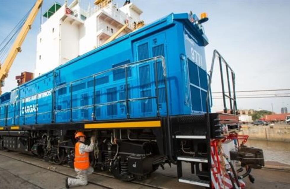 Llegaron 18 nuevas locomotoras para el FFCC Belgrano Cargas