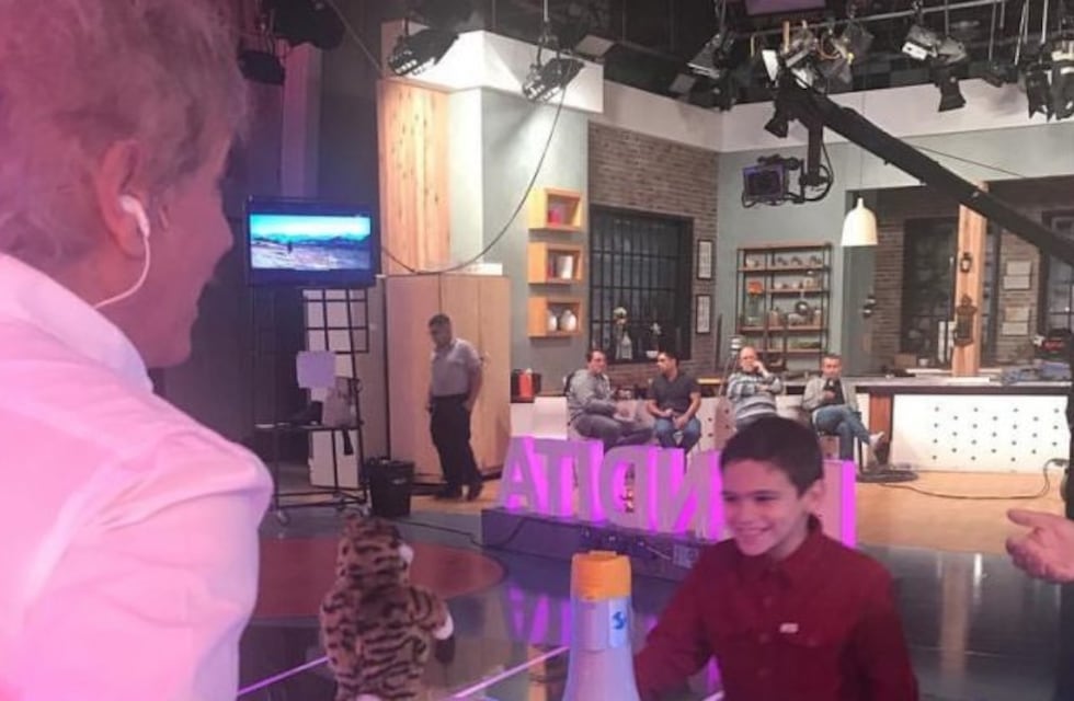 Santino, el nene con autismo que comenzó a hablar mirando a Beto Casella