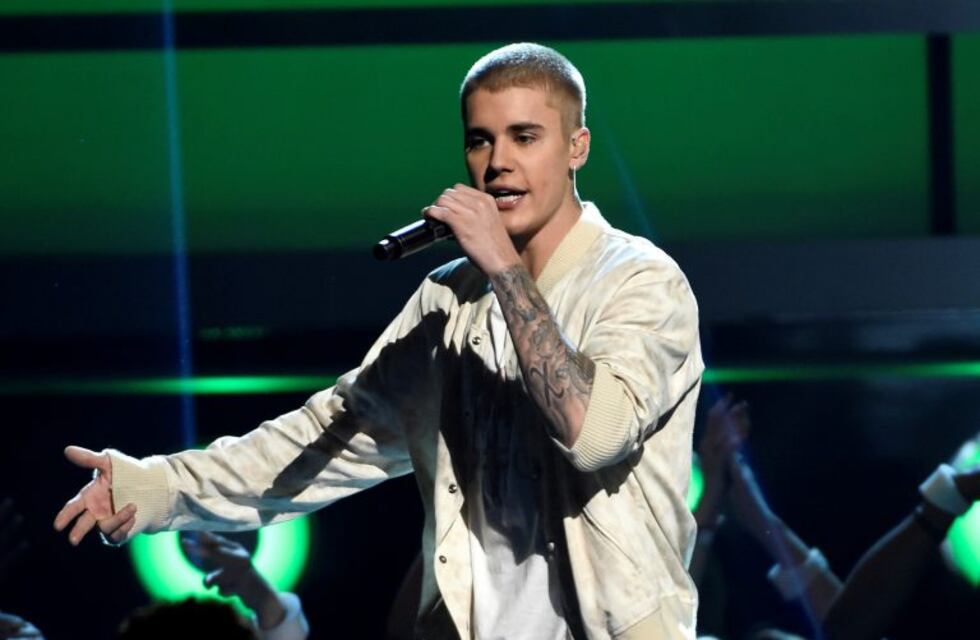 Justin Bieber atropelló a un fotógrafo a la salida de una iglesia