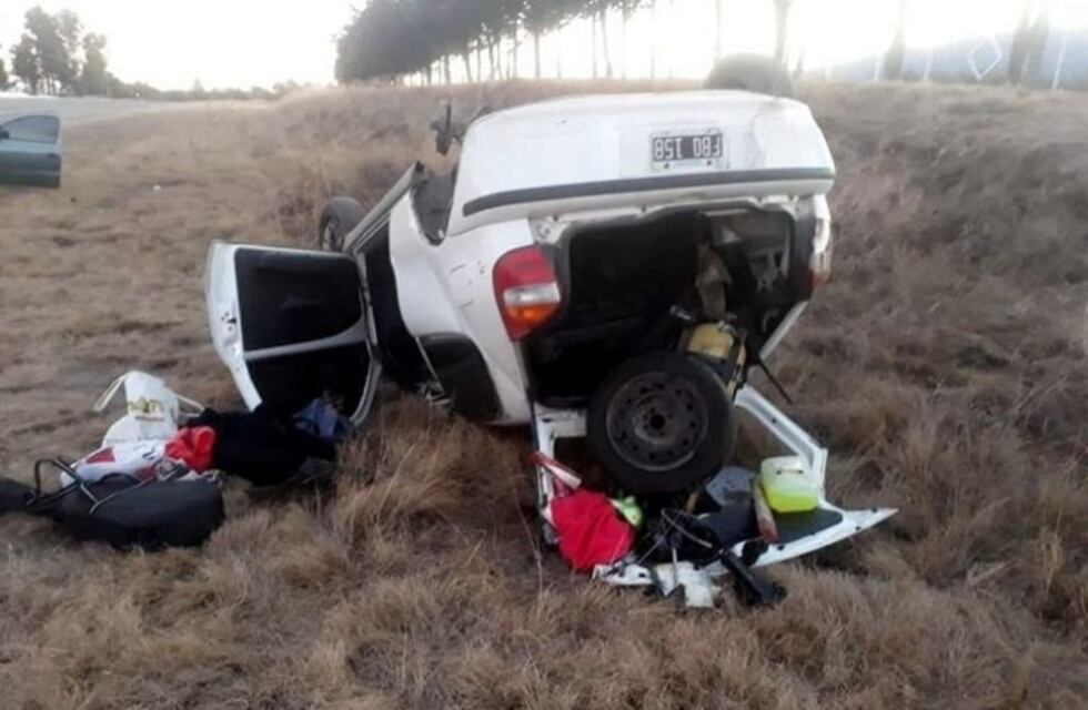Tremendo vuelco en Villa Larca tras reventar un neumático