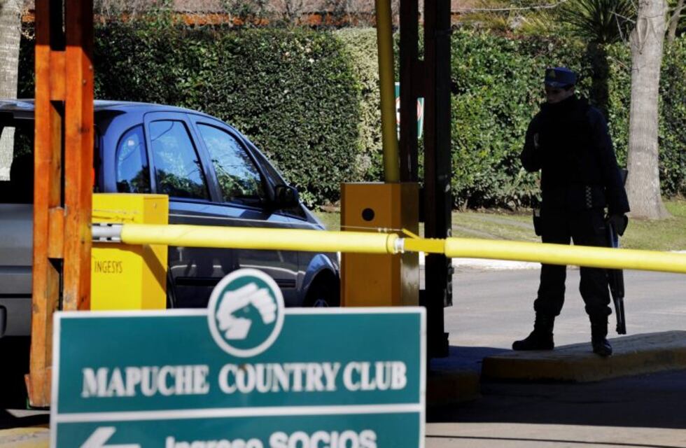 Trabajadores de seguridad privada están obligados a reportar reuniones de más de 10 personas