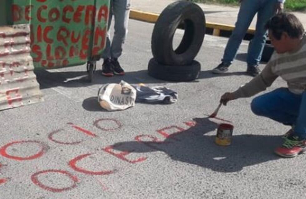Miembros de Coceramic cortaron la Bajada de los Vascos en Paraná por tiempo indeterminado
