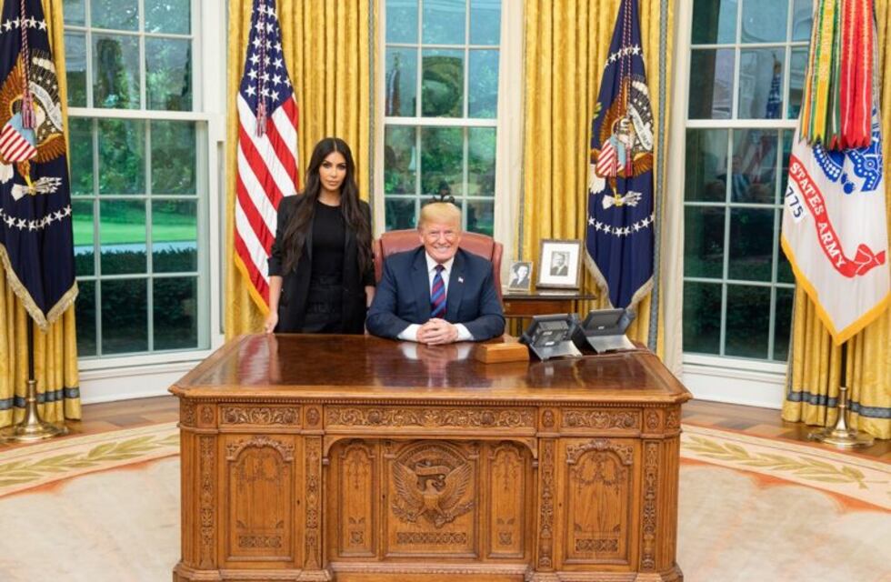 Por pedido de Kim Kardashian, Donald Trump indultó a una condenada a cadena perpetua