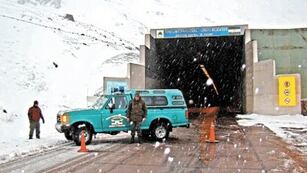 Paso Cristo Redentor cerrado