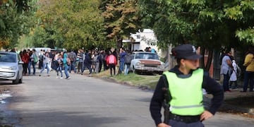 Volvieron las amenazas de bomba en Berisso y tuvieron que evacuar una escuela