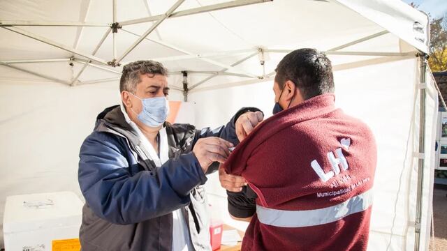 El Móvil Covid de la Municipalidad de Uspallata también vacunó a los empeados municipales del valle con la vacuna antigripal.