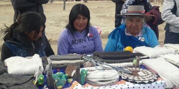 Tejedoras de San Francisco de Alfarcito exhiben prendas y artesanías\u002E